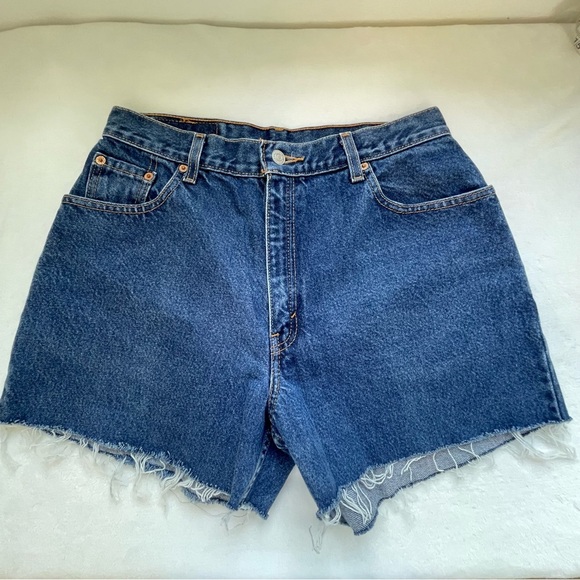 VINTAGE LEVIS 550 Hi Waist Cut Off Denim Shorts - Picture 6 of 12
